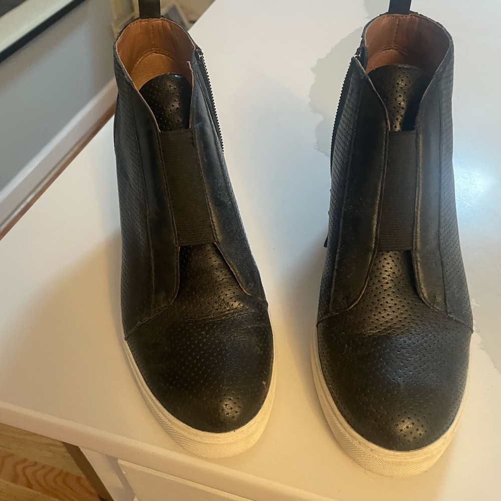 Paolo wedge sneakers size 7